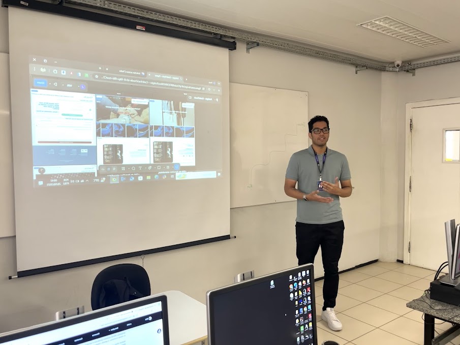 Aula de programação em grupo